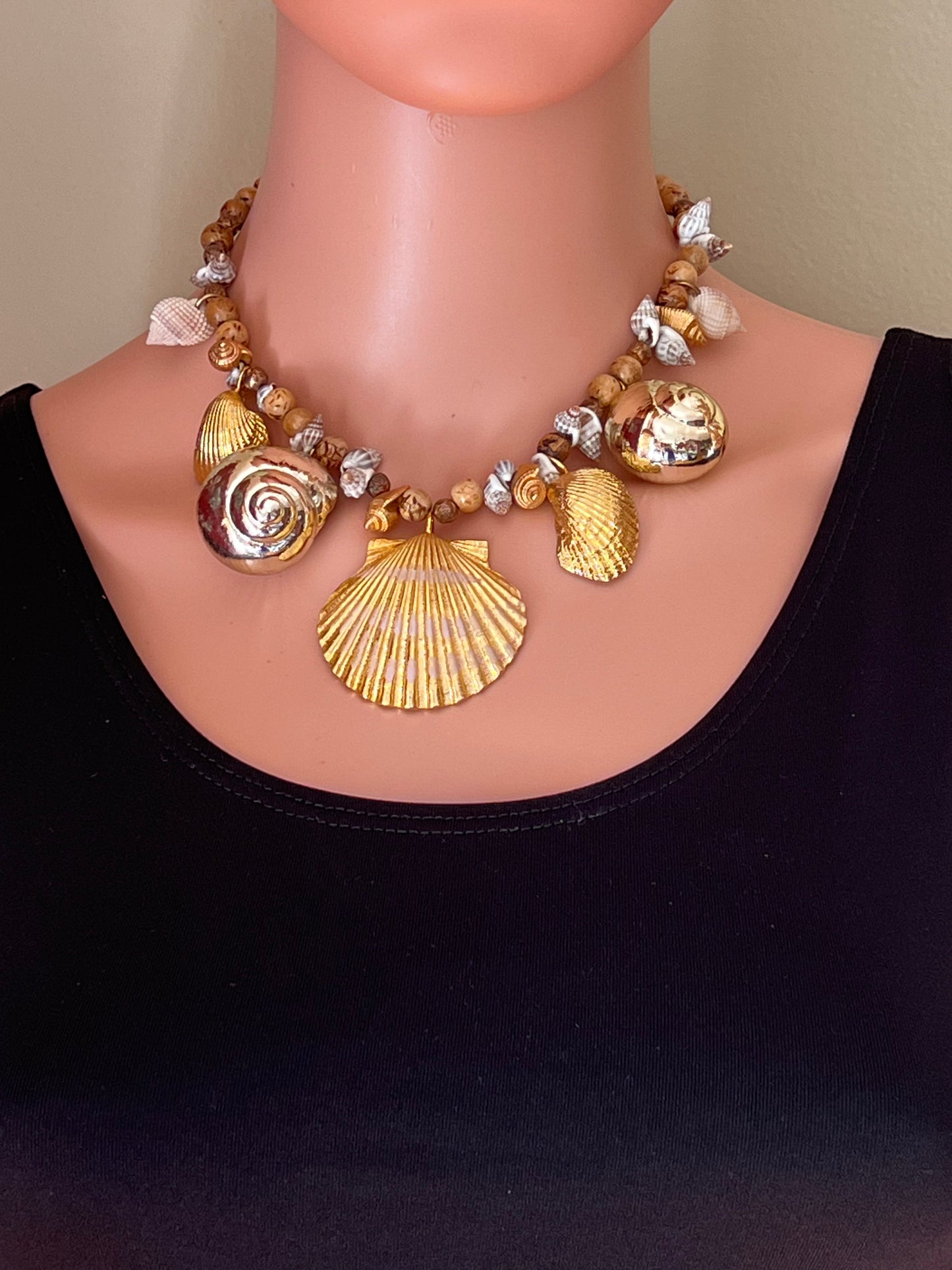 Signed Karen Reed Seashell Conch Choker Necklace