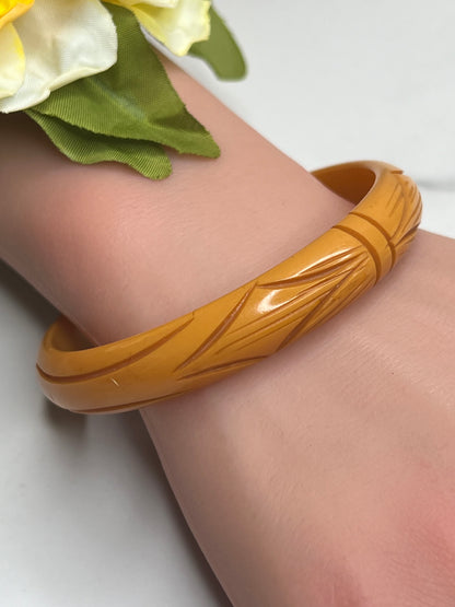 Vintage Bakelite Carved Butterscotch Bangle Bracelet