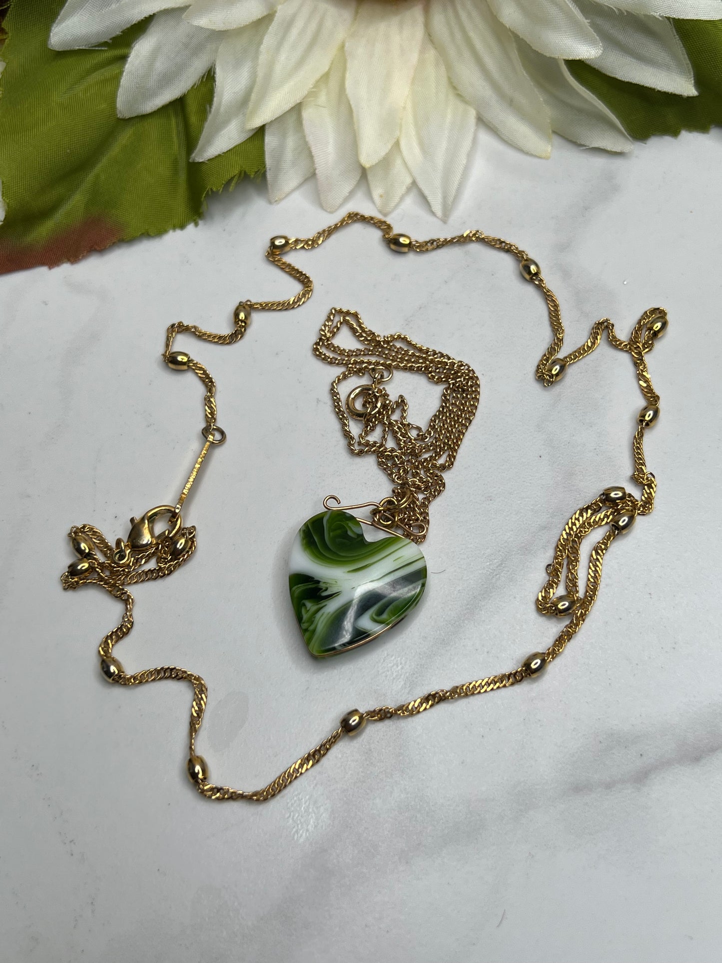 Vintage Gold Chain Marbled Glass Heart Pendant Necklace Set