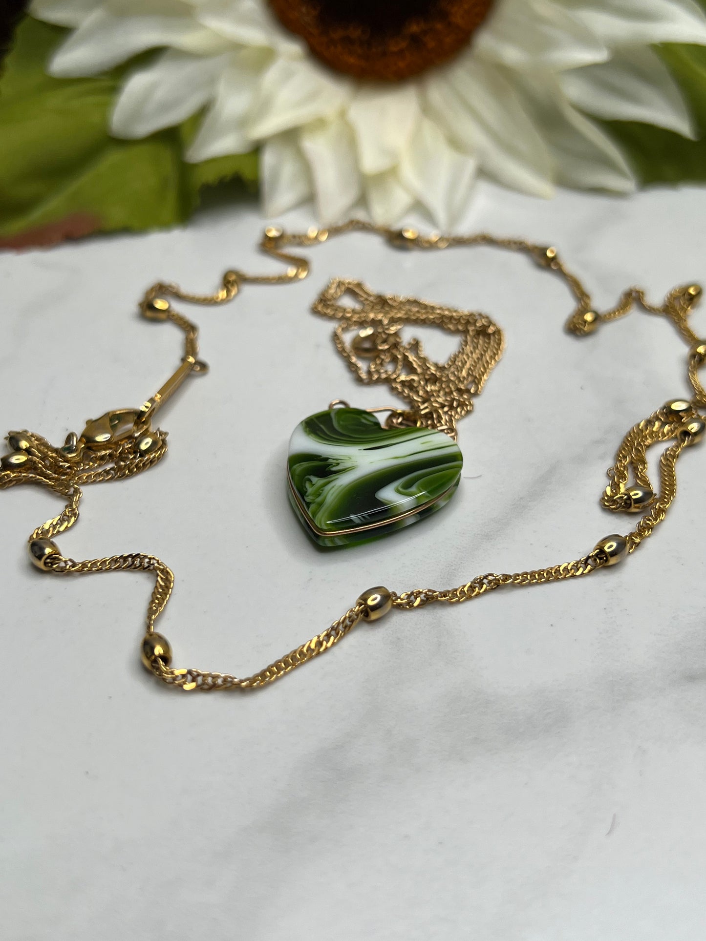 Vintage Gold Chain Marbled Glass Heart Pendant Necklace Set