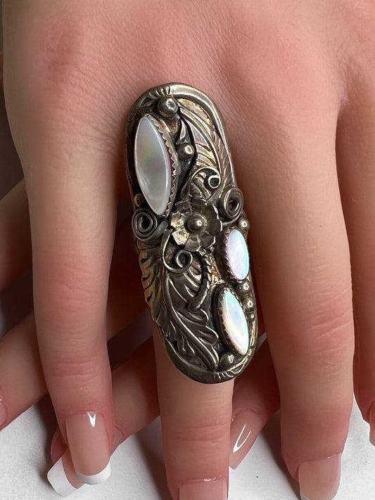 Vintage Mother Of Pearl Sterling Silver Native American Ring Size 9