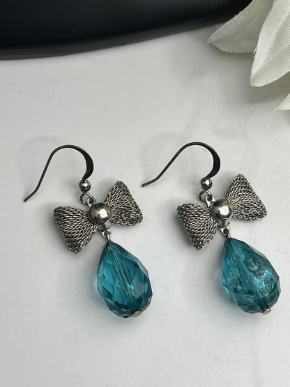 Vintage Retro Silver Mesh Bow Aqua Teardrop Dangle Earrings