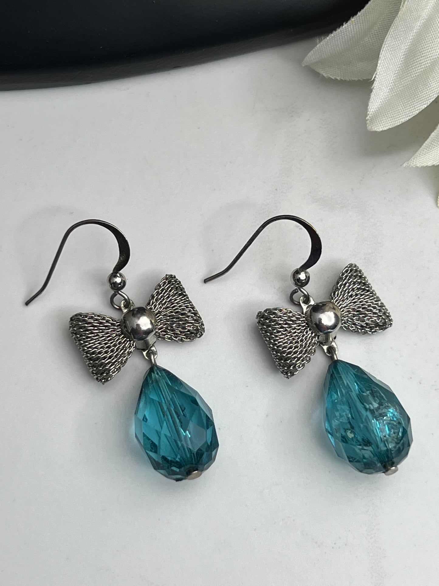 Vintage Retro Silver Mesh Bow Aqua Teardrop Dangle Earrings