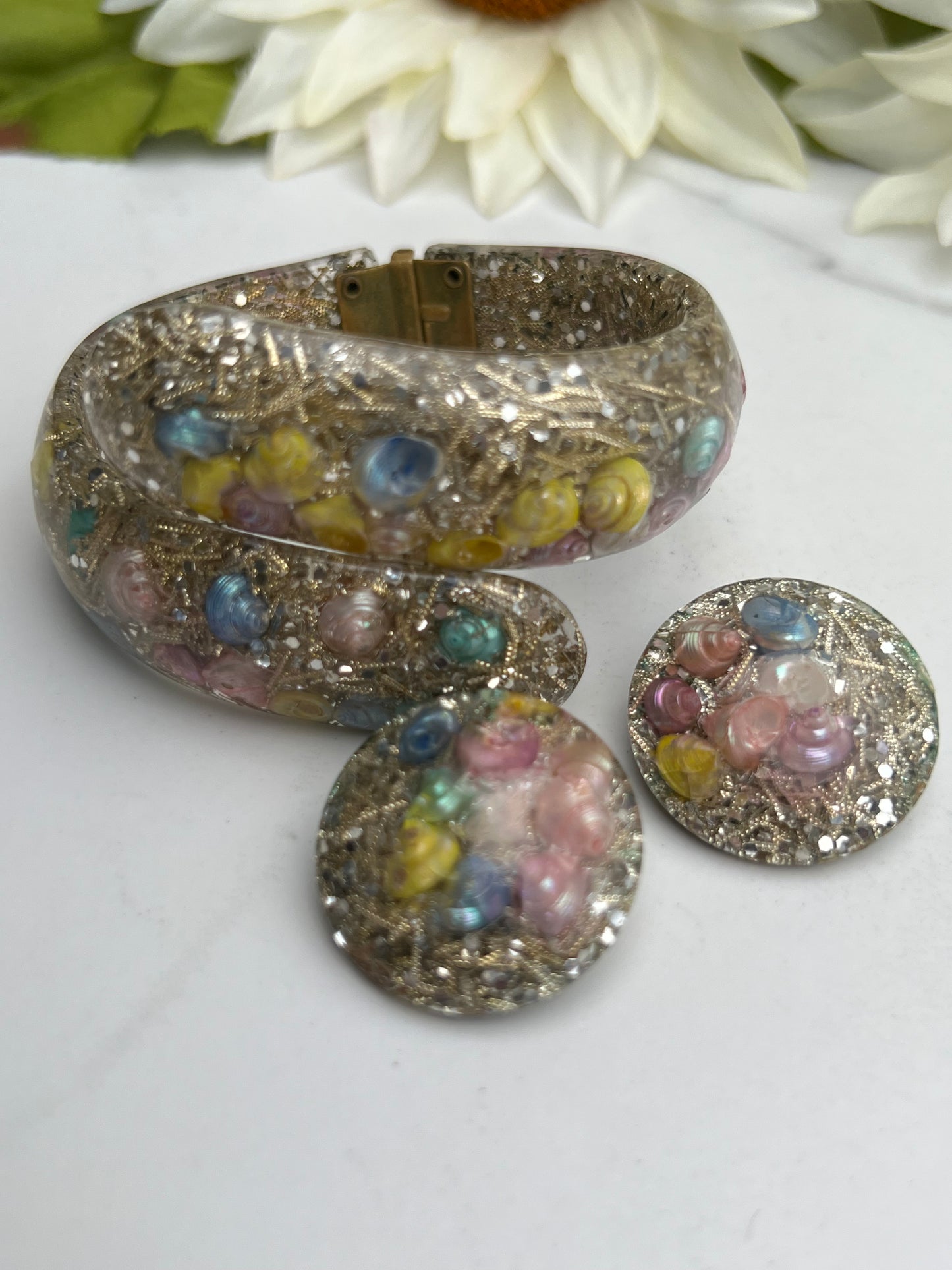 Mid-Century Lucite Seashell Confetti Clamper Bracelet Clip on Earrings Matching Set