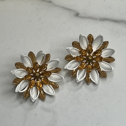 Signed Sarah Coventry Large Gold White Enamel Water Lily Flower Brooch Clip on Earrings