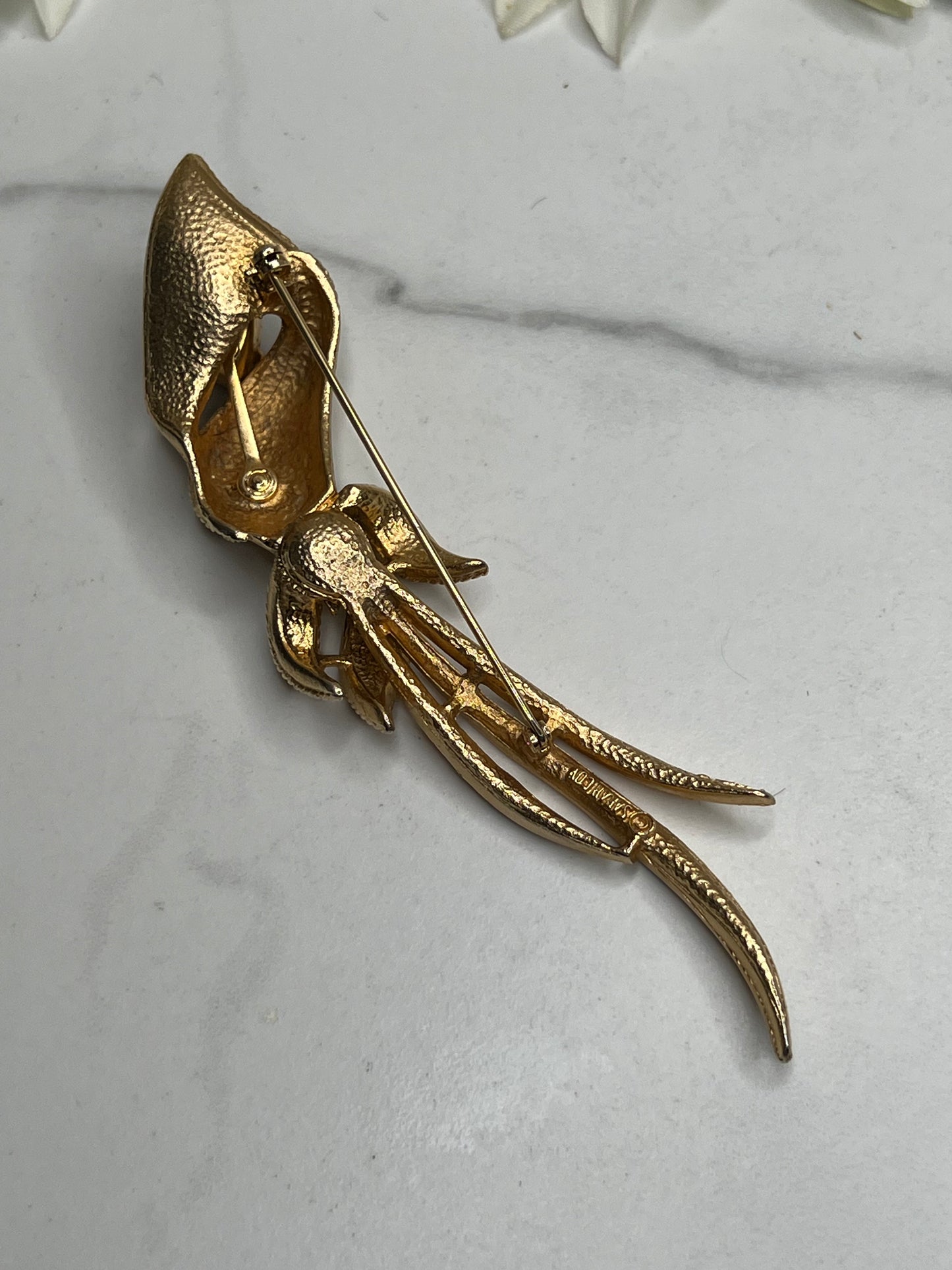 Stunning Sarah Coventry Gold Long Stem Calla Lily Rhinestone Brooch