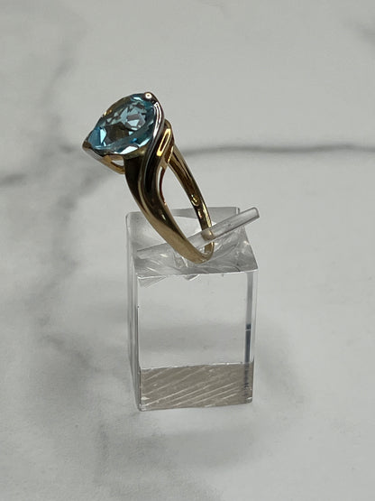 Vintage 10K Yellow Gold Ring Aquamarine Heart