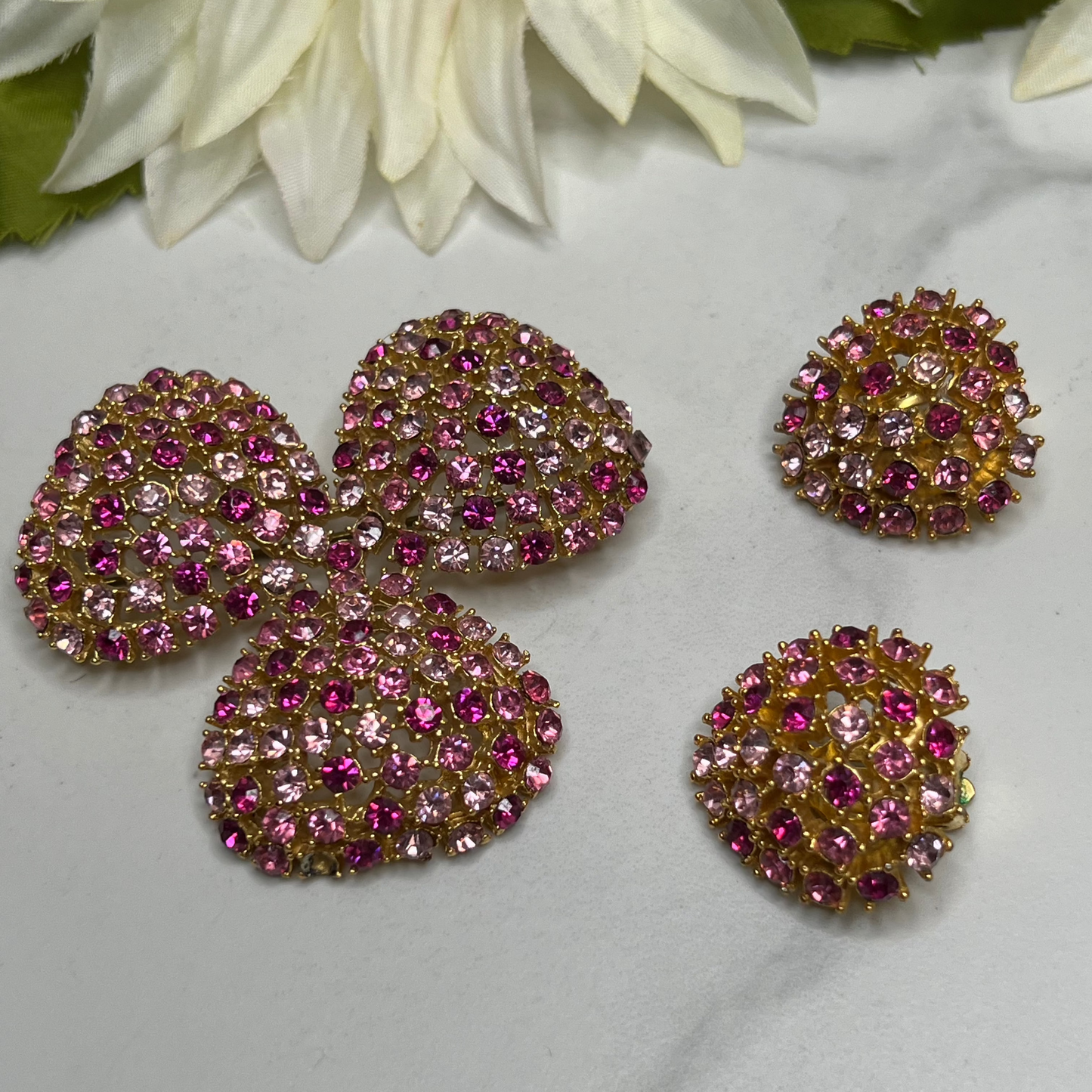 Mid-Century Gold Pink Rhinestone Brooch Clip On Earrings Matching Jewelry Set