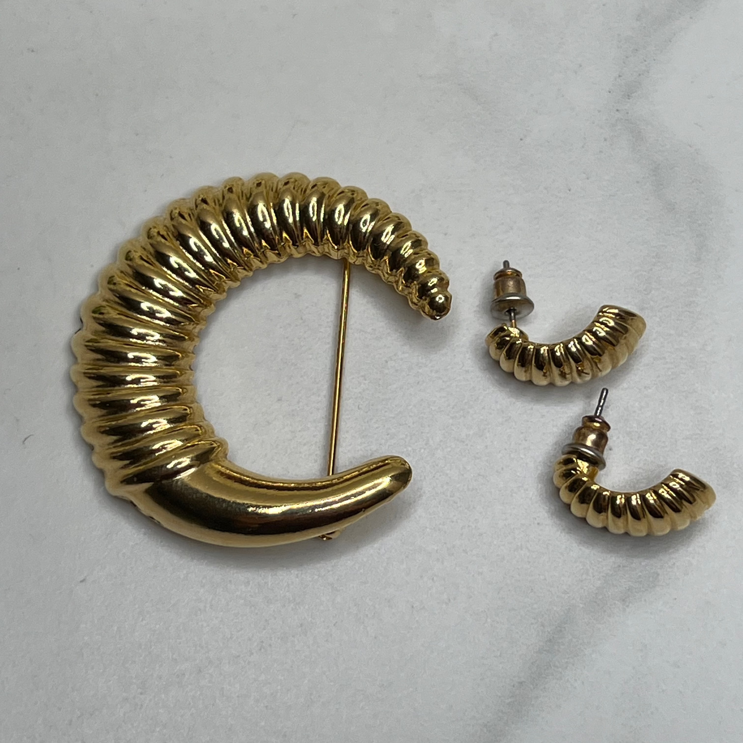 Vintage Gold Crescent Moon Matching Jewelry Set Brooch Pierced Earrings