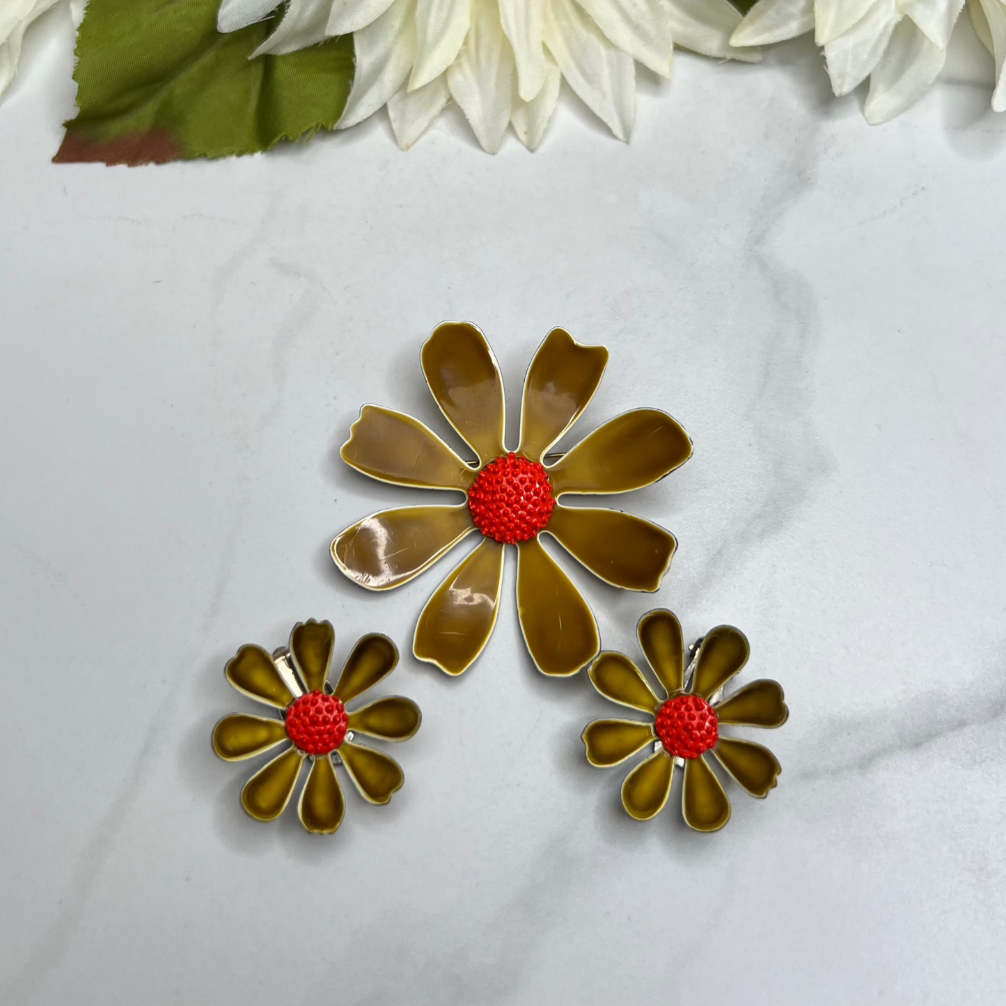 Retro Brown Enamel Daisy Matching Jewelry Set Brooch Clip On Earrings