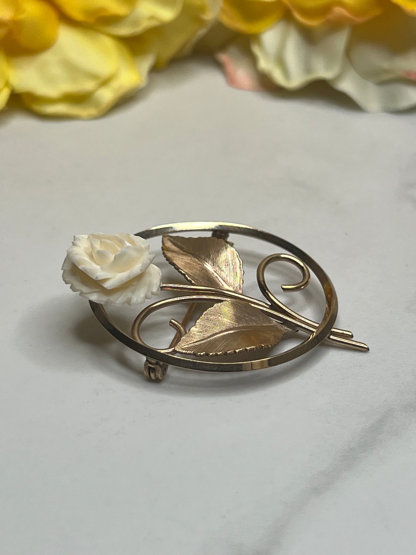 Vintage Estate Signed Winard 12K GF Carved Rose Circle Pin Brooch